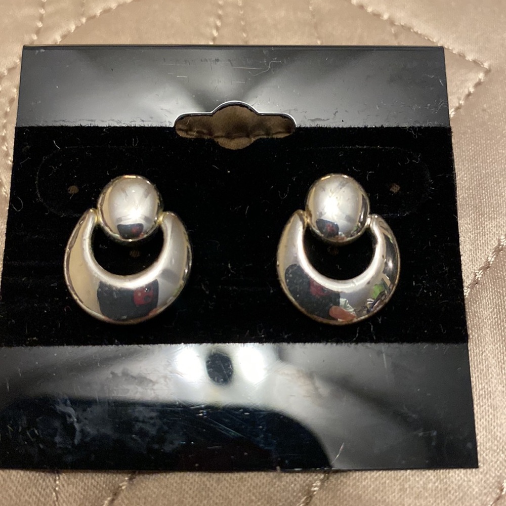 Unbranded pierced silver tone earrings - Picture 2 of 3